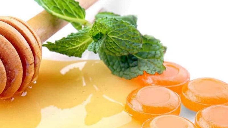 دم کرده برگ نعناع خشک و عسل